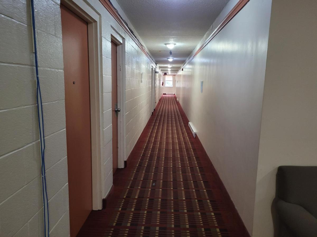 Midtown Hotel Парри-Саунд Экстерьер фото