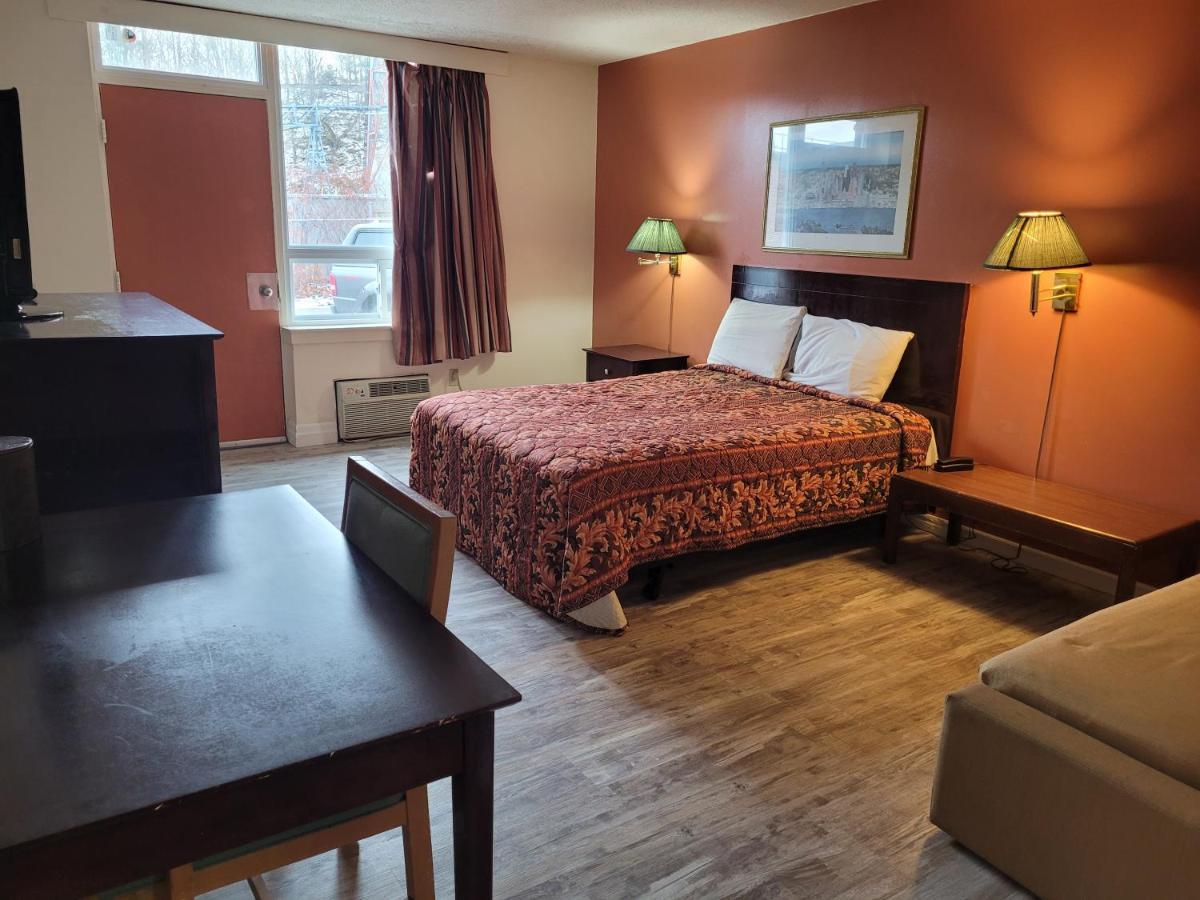 Midtown Hotel Парри-Саунд Экстерьер фото