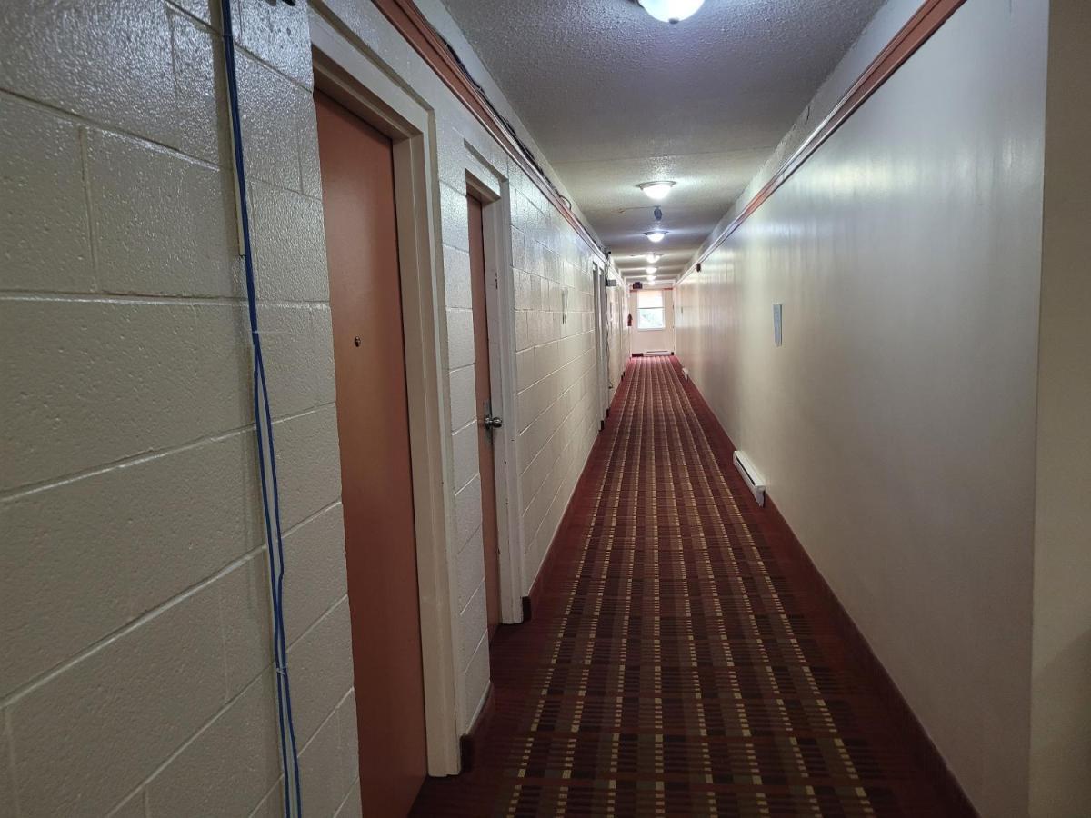 Midtown Hotel Парри-Саунд Экстерьер фото
