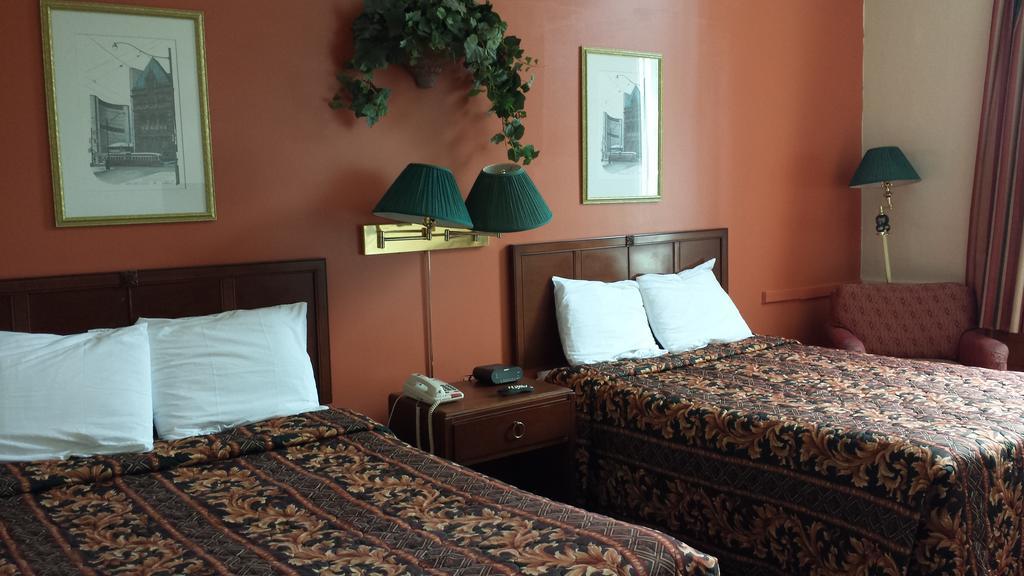 Midtown Hotel Парри-Саунд Экстерьер фото